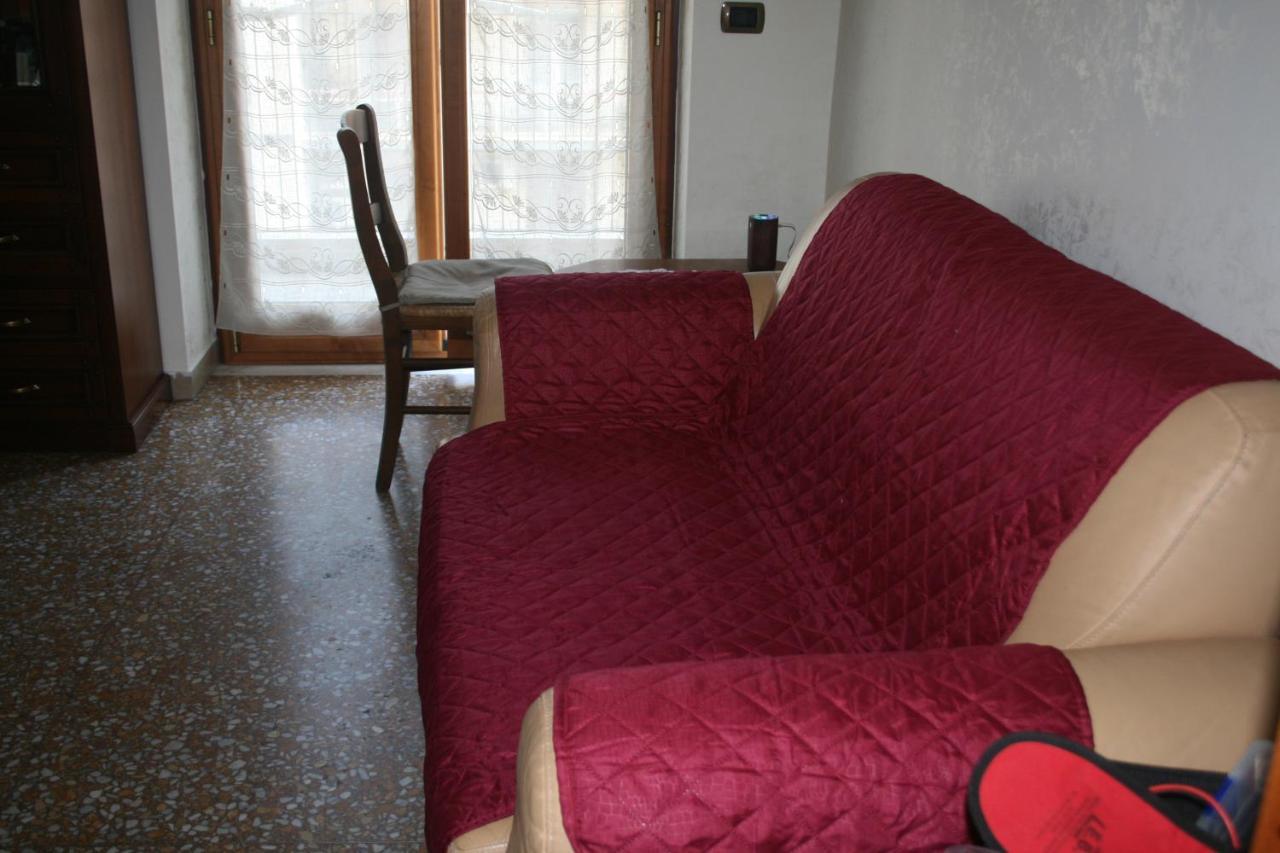 Appartamento Per Turisti E Famiglie Roma Exterior photo